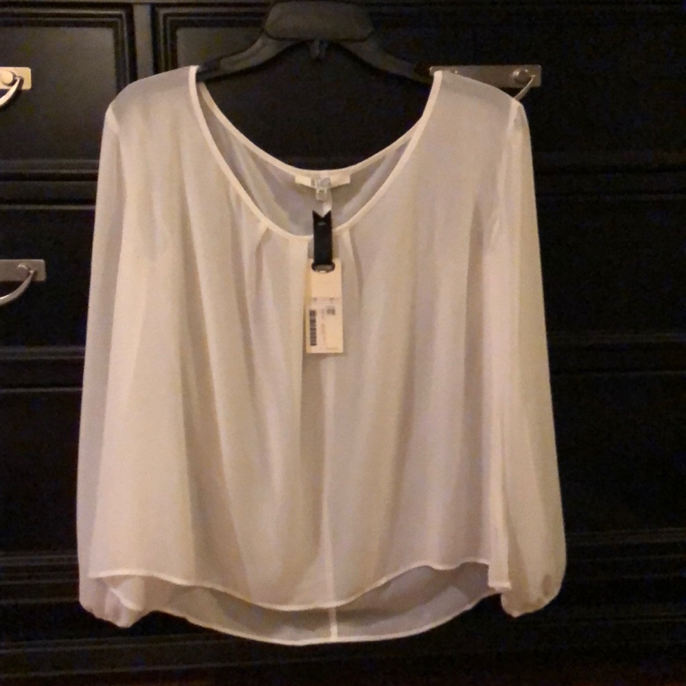 B.B.Dakota white polyester shirt w/ split sleeves